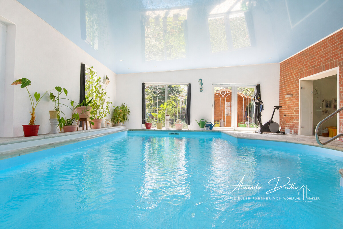 Poolhaus